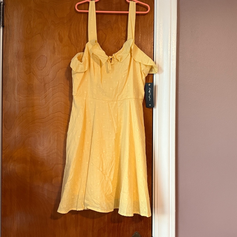 JUNIORS City Triangles Light Yellow Textured Dress